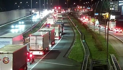 Ernstig ongeluk op A2 bij Eindhoven: snelweg dicht, traumahelikopter uitgerukt