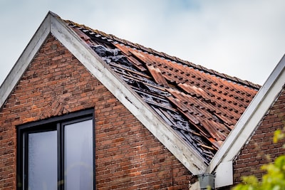 Brand op dak van woning in de Sloetstraat in Arnhem