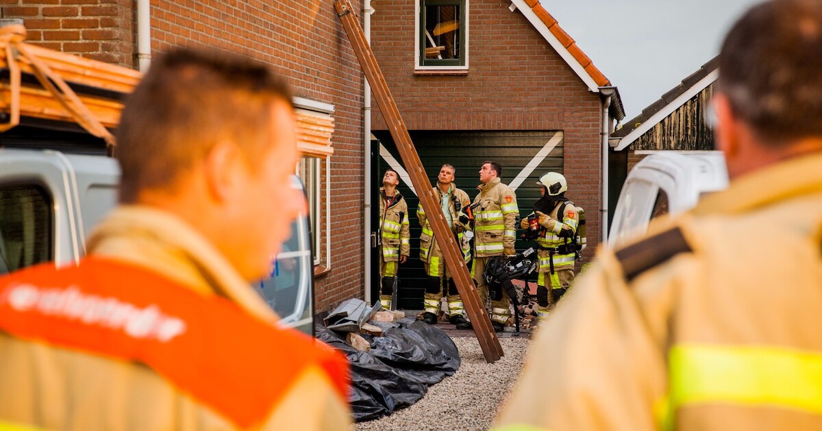Bliksem veroorzaakt 'vuurzee' in Snelrewaard