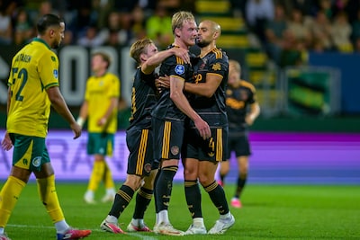 Ajax opent de score vlak na grote kans Fortuna: Julian Brandt ramt bal tegen de touwen