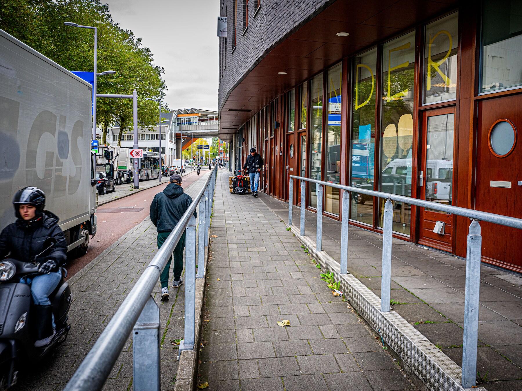Man sleurde willekeurige vrouw (48) mee naar huis en verkrachtte haar: na 13 jaar staat verdachte voor de rechter