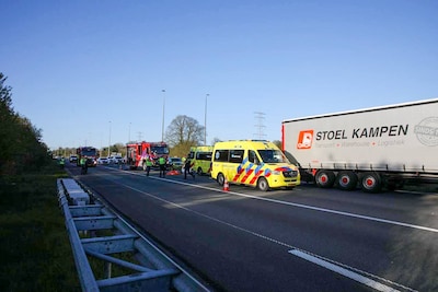 Ongeluk tijdens medisch probleem bij bestuurder zorgde voor lange file en afsluiting A50