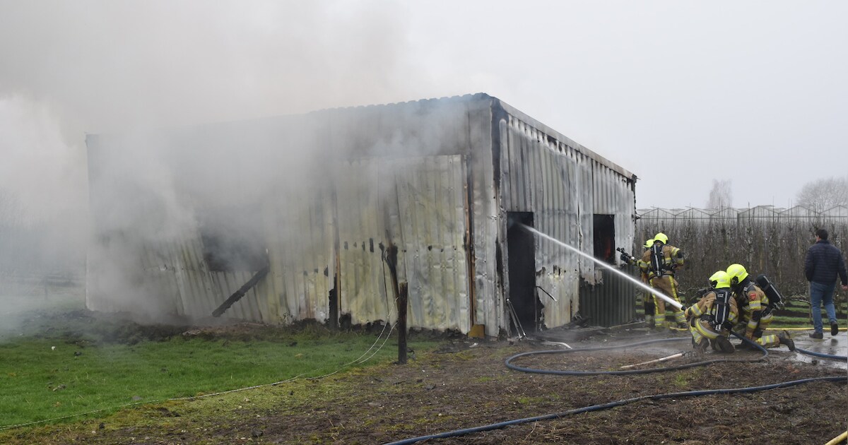 Middelbrand op Voorstraat in Velddriel