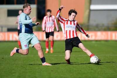 Emma ligt op pole-position, maar speelt nog drie finales op weg naar mogelijk kampioenschap