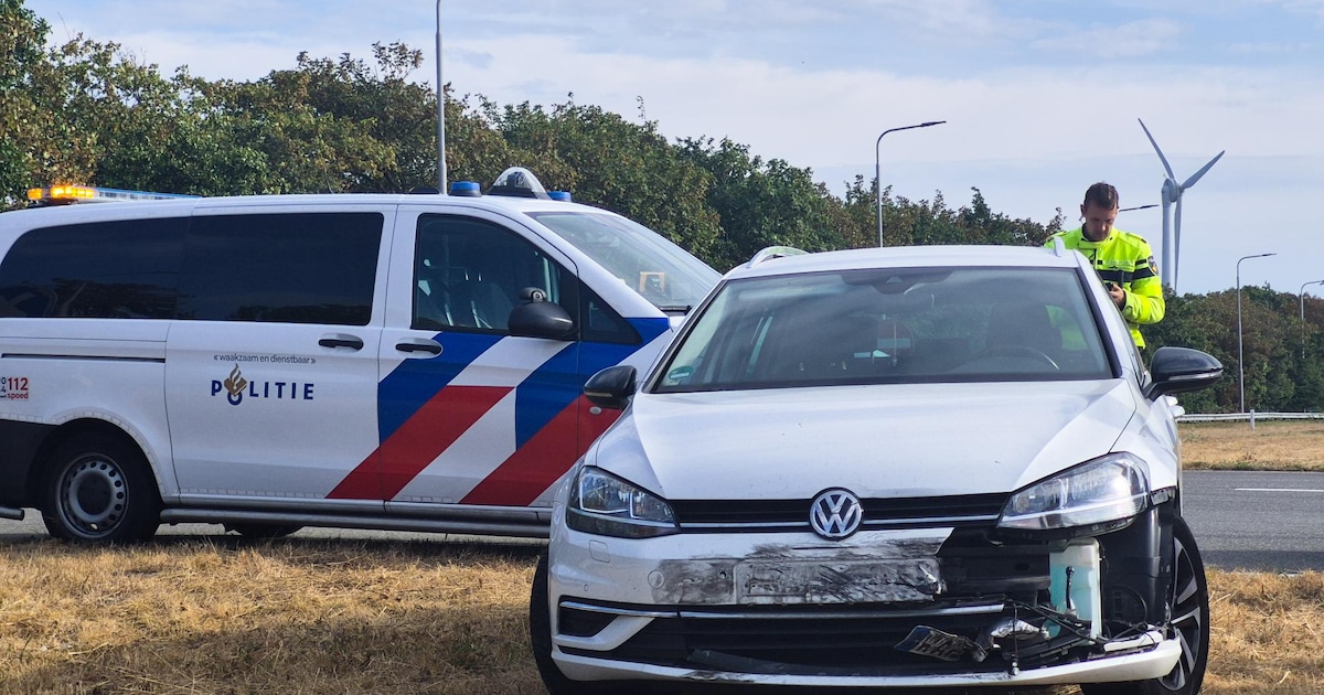 Twee auto's raken zwaar beschadigd na aanrijding op N9 bij Julianadorp