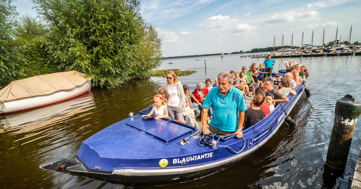 Fluistervink vaart tot eind september door het Amsterdamse Bos