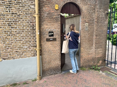 Aanbellen! Hier is een geheime gang naar de Paleistuin en zo gaat de deur open