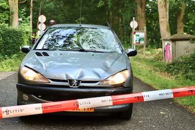 Als W. (20) extra kilometers maakt in auto, gaat het gruwelijk mis op kruispunt in Deurningen