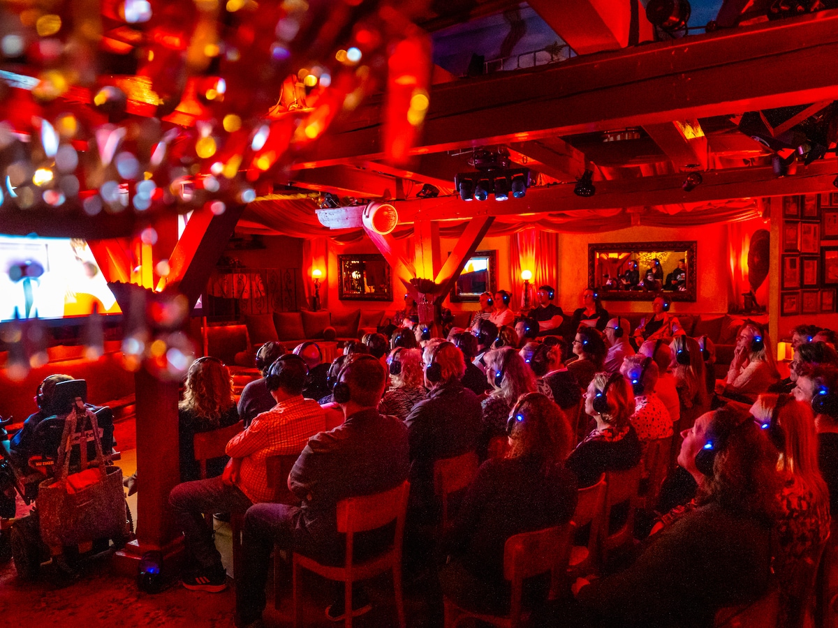 Swingersclub voor even een filmzaal: Dé kans om even binnen te spieken |  Zuidplas | AD.nl