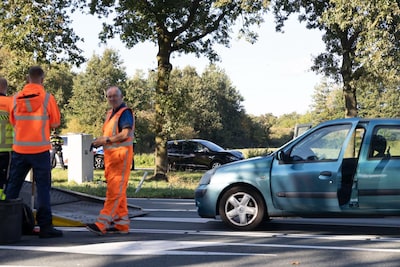 Flinke schade en file na aanrijding op N35 in Haarle