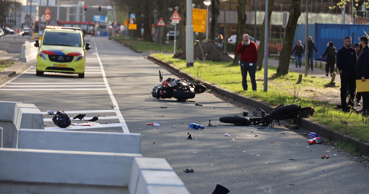 Ernstig ongeval tussen motor en fatbike in Amsterdam, twee gewonden