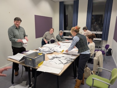 Stempas in container, bloed op het biljet en woede over volmacht: dit ging er mis tijdens verkiezing