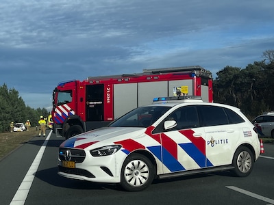 Meerdere auto’s botsen op A50 bij Oss: snelweg enkele uren dicht