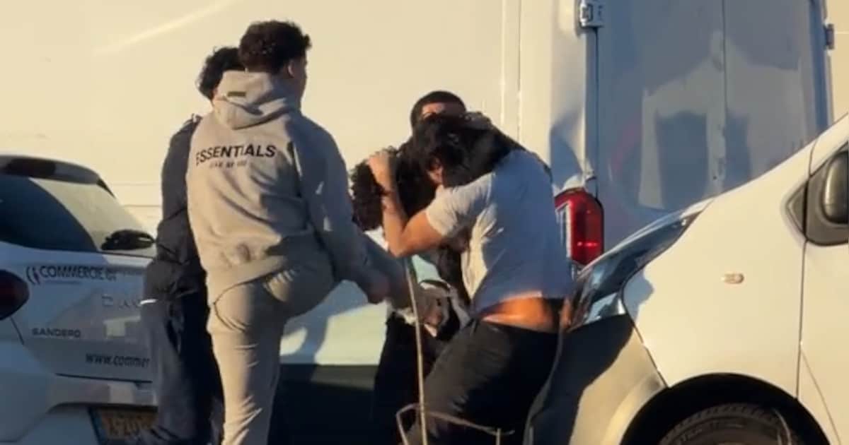Groep slaat en schopt slachtoffer bij vechtpartij in file: ‘Hij deed stoer, moesten hem lesje leren’