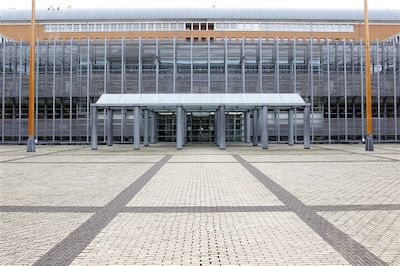 Ex-vrouw knoopt relatie aan met beste vriend van Ossenaar: hij gooit vuurwerk over de schutting