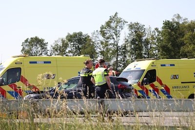 Afrit A50 weer vrij bij Ravenstein na botsing met meerdere auto’s, twee gewonden