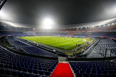Feyenoord schrijft rode cijfers: miljoenenverlies door lagere Europese inkomsten
