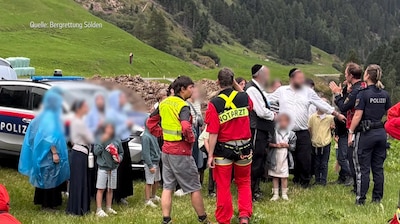 LIVE vakantieblog | Families gaan met kinderwagens Oostenrijkse berg op en moeten worden gered, nu volgt peperdure rekening