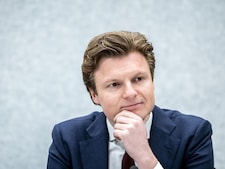 UvA gaat aangifte doen na verstoring lezing met defensieminister: ‘Beveiligers zijn geslagen’