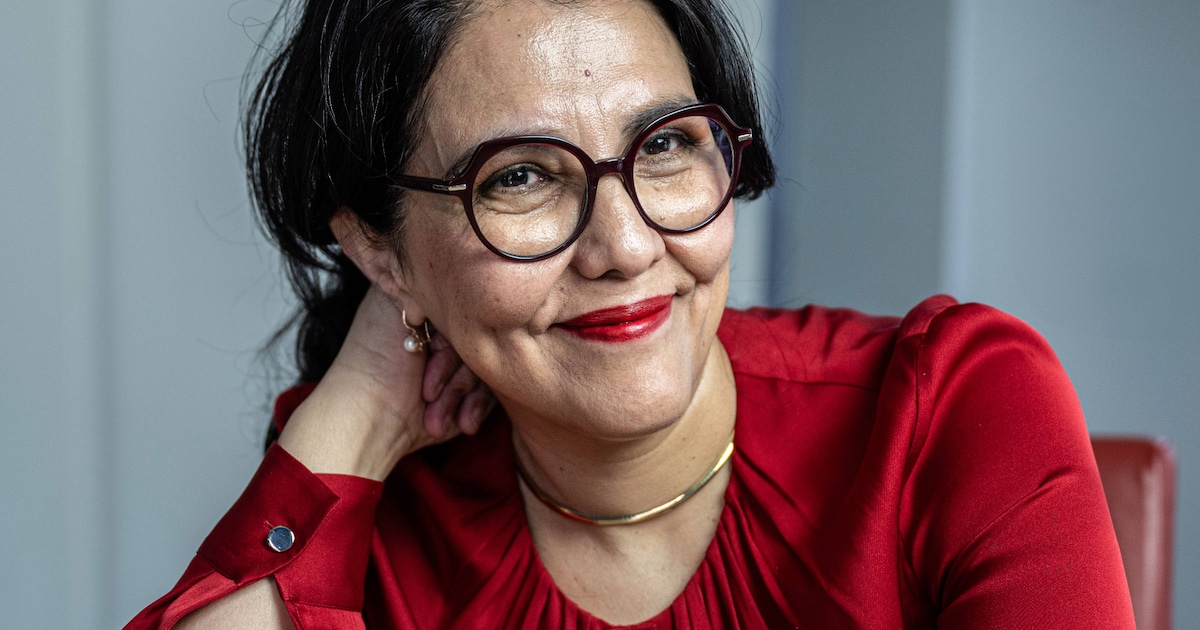 Forugh Karimi spreekt over bekroond boek in Loenen aan de Vecht