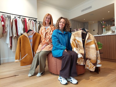 De creatieve Bergse samenwerking van Kirsten en Letty: ‘Een jas die je leven lang meegaat’