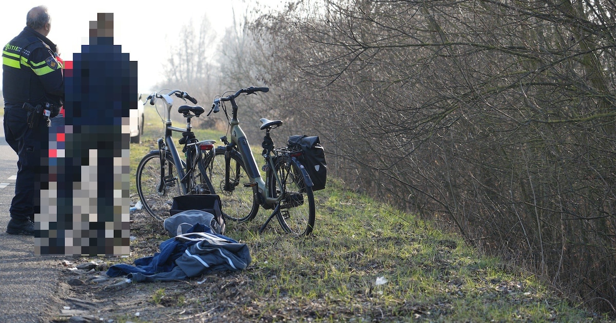 Twee fietsers aangereden door auto in Terheijden, man gewond naar ziekenhuis