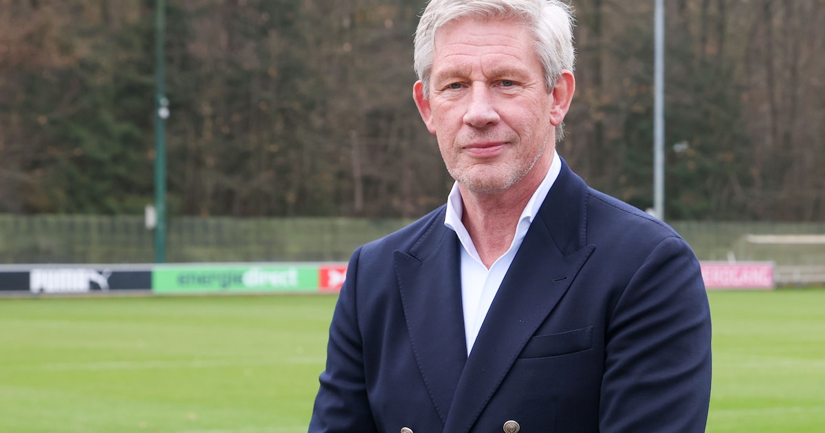 Brands zinspeelt op nieuwe spits bij PSV, praat over contract voor Bosz én kraakt de Afrika Cup-plan