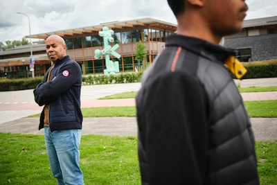 Zwembad erkent fout na weigering van Colin (12): excuses voor discriminerende controle op huidskleur