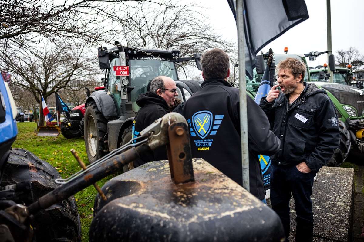 Actieboeren intimideren Brabantse politici op hun huisadressen: 'Het is een  juridisch flutbriefje puur bedoeld als intimidatie' | Den Bosch | AD.nl