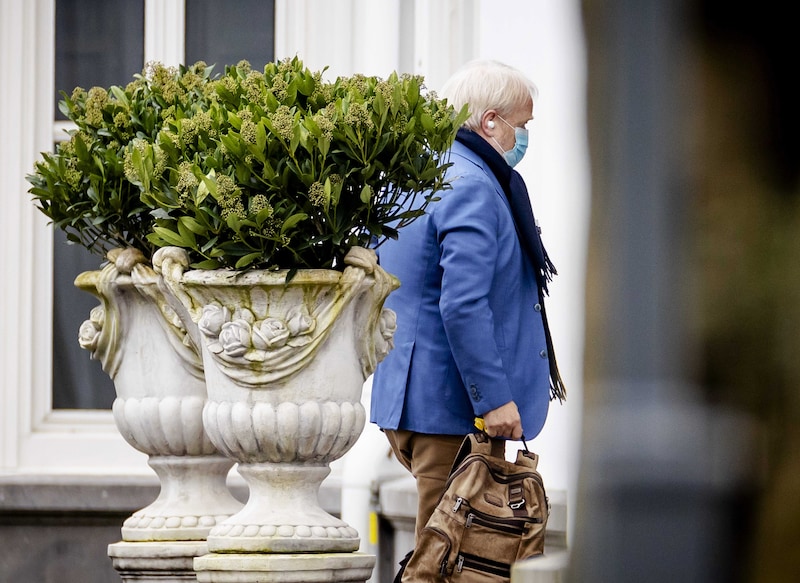 Jaap van Dissel arriveert op het Catshuis zondag voor overleg.