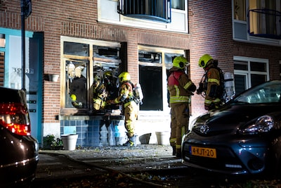 Felle brand na explosie in Rotterdam: woningen ontruimd