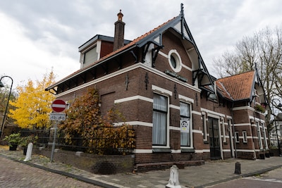 Voormalig koetshuis is een ‘eclectische’ woning met een vleugje romantiek