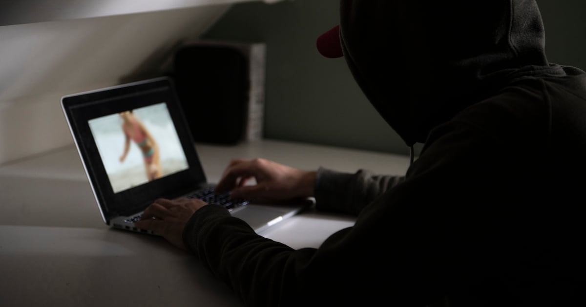 Vier woningen doorzocht en computers in beslag genomen bij onderzoek naar kinderporno