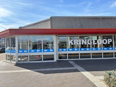 Gespot in WoensXL: in het oude postkantoor zit nu een kringloopwinkel