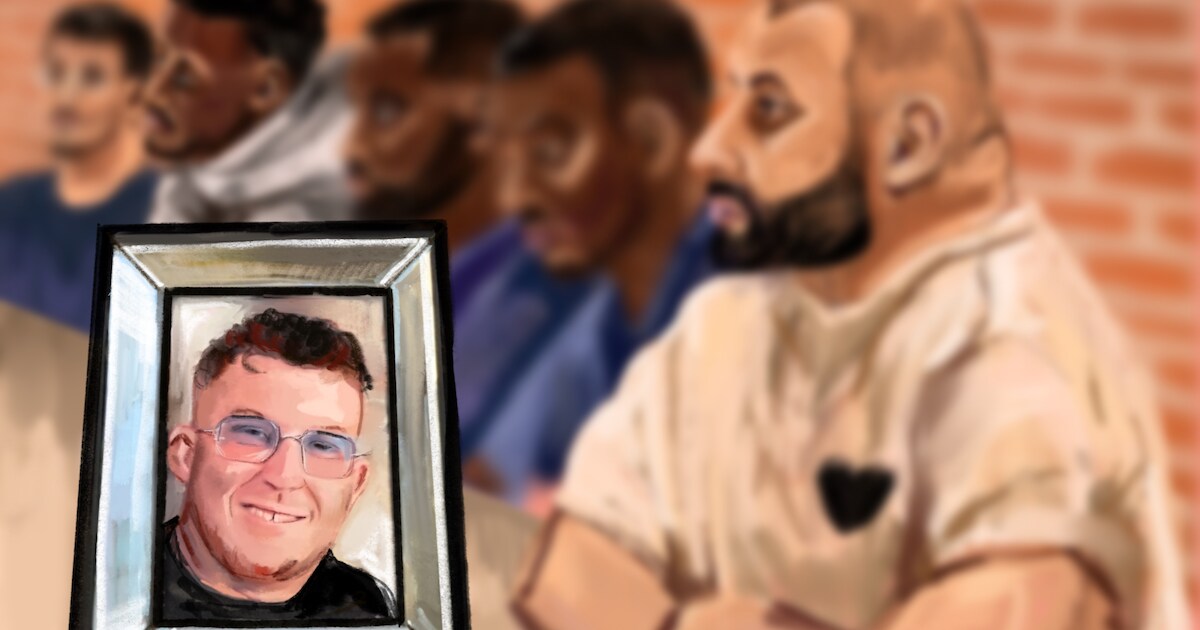 Koffermoord: Manuel Alvarez reed in zijn werkbus, met beul Abdi B ...
