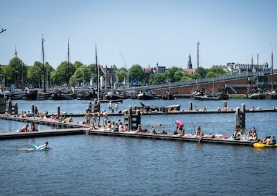 Wil je afkoelen? Sla het buitenwater in Amsterdam nog even over