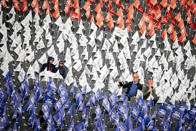 Propvolle treinen brengen oranje massa naar Zandvoort, directeur Lammers schrijft open brief aan fans