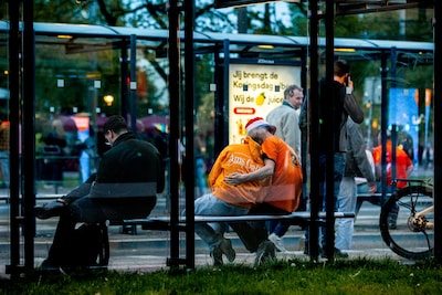 TERUGLEZEN | Het zit er weer op! • Druk op stations • Jeugd Van Tegenwoor­dig sluit met knaller af •