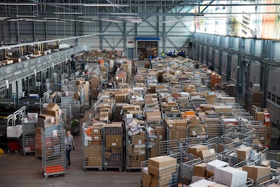Parcels from outside the EU to cost 5 euros more from November
