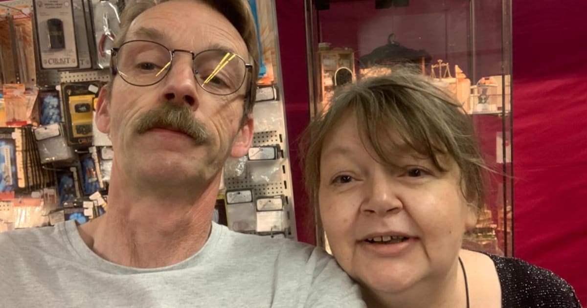 Na onverwachte dood van Henny (58) opent Willem haar droomwinkel: ‘In die wereld voelde ze zich veil