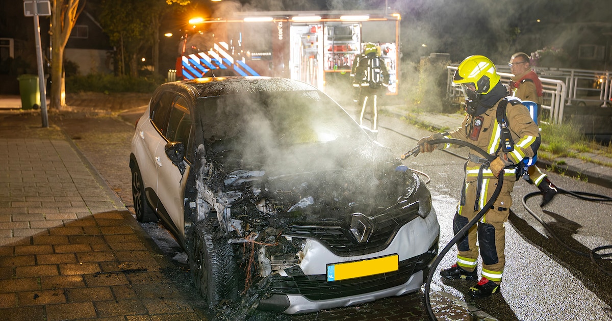 Autobrand aan de Brouwersvaart in Haarlem