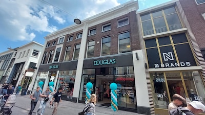 Onbegrijpelijk dat niemand voor de Douglas-medewerker applaudisseerde