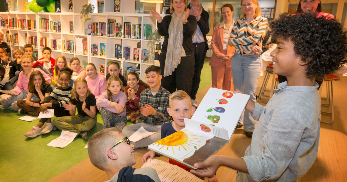 Bibliotheek Hellevoetsluis pakt uit met Rupsje Nooitgenoeg voor peuters