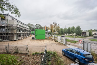 Nog meer nieuwe huizen in Molenhoek: oude bedrijfshal opgekocht door Van de Klok