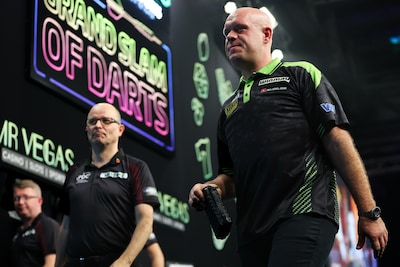 Pijnlijke nederlaag voor Van Gerwen tegen jonge Duitser, negendarter voor Humphries