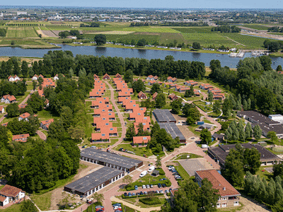 Weigergemeenten willen best asielzoekers, maar alleen christenen of gezinnen: mag dat eigenlijk?