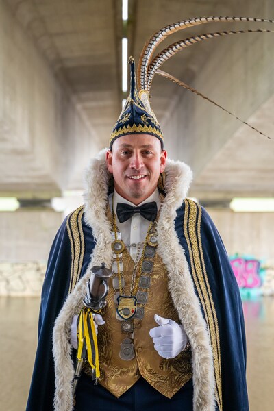 John Gerrits is als Reinout XXVIII de nieuwe prins van Pomperstad
