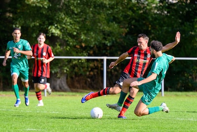 Feest der herkenning bij vermakelijke Goudse derby GSV-ONA: ‘Er heerste wel wat spanning aan beide k