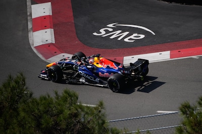 Verstappen moet alleen Russell voor zich dulden in eerste training met motorproblemen voor veel coureurs