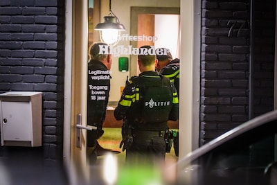 Coffeeshopeigenaar Ron Rovers strijdbaar na overval waarbij hij werd bedreigd: ‘De daders worden ech